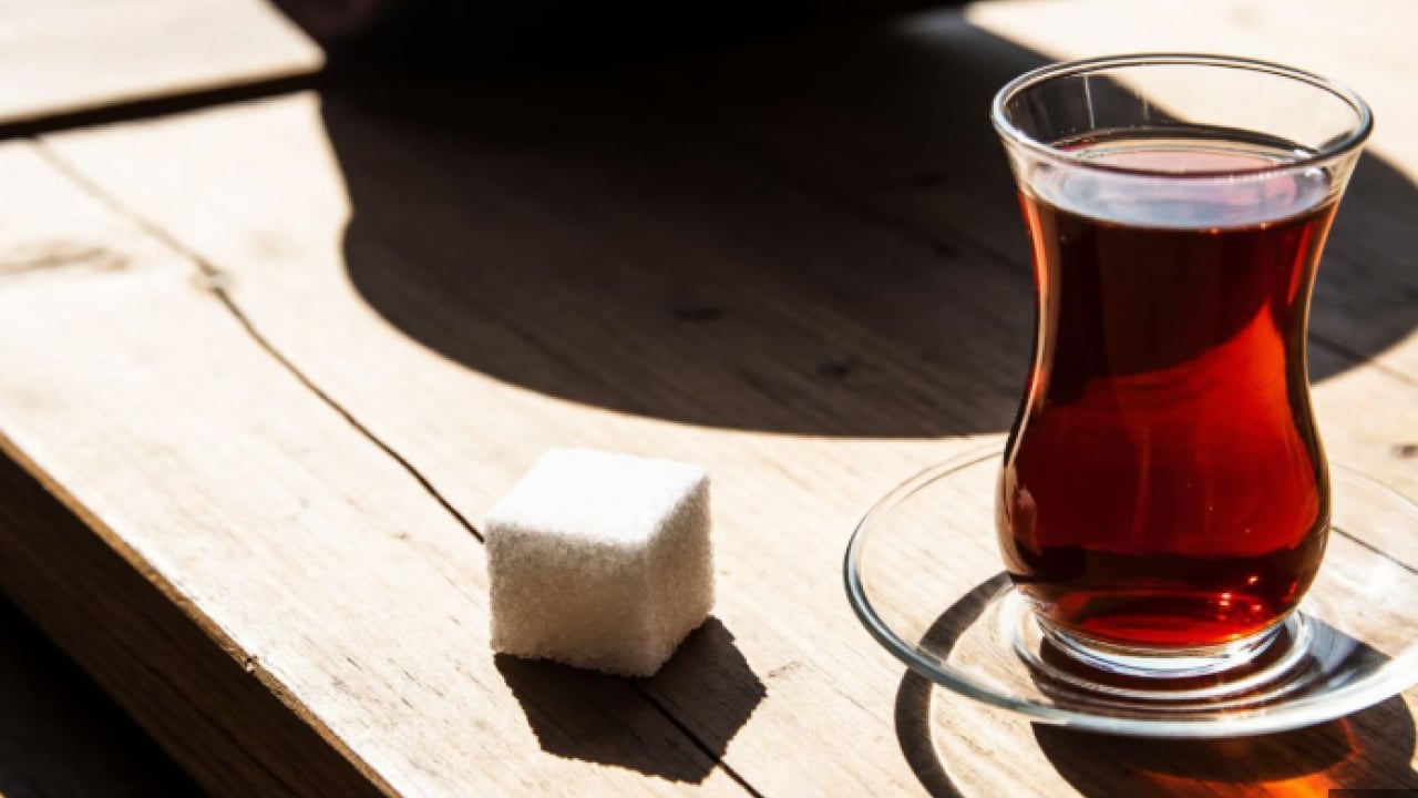 Foto - Çaya attığınız şeker miktarı kaç yıl daha yaşayacağınızı belirliyor!