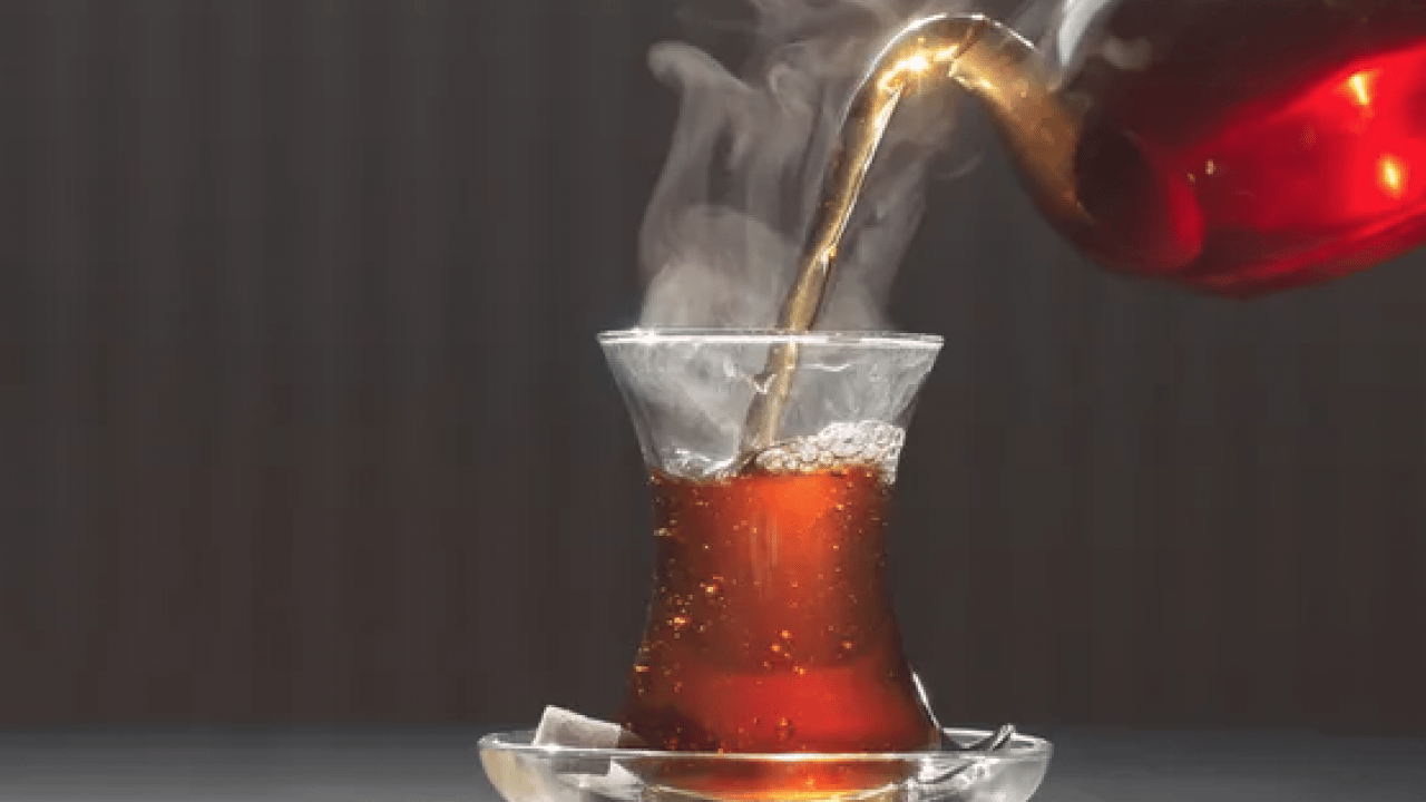 Foto - Çay'da kafein var mı? Günün her saatinin vazgeçilmezi! Çay içerseniz...