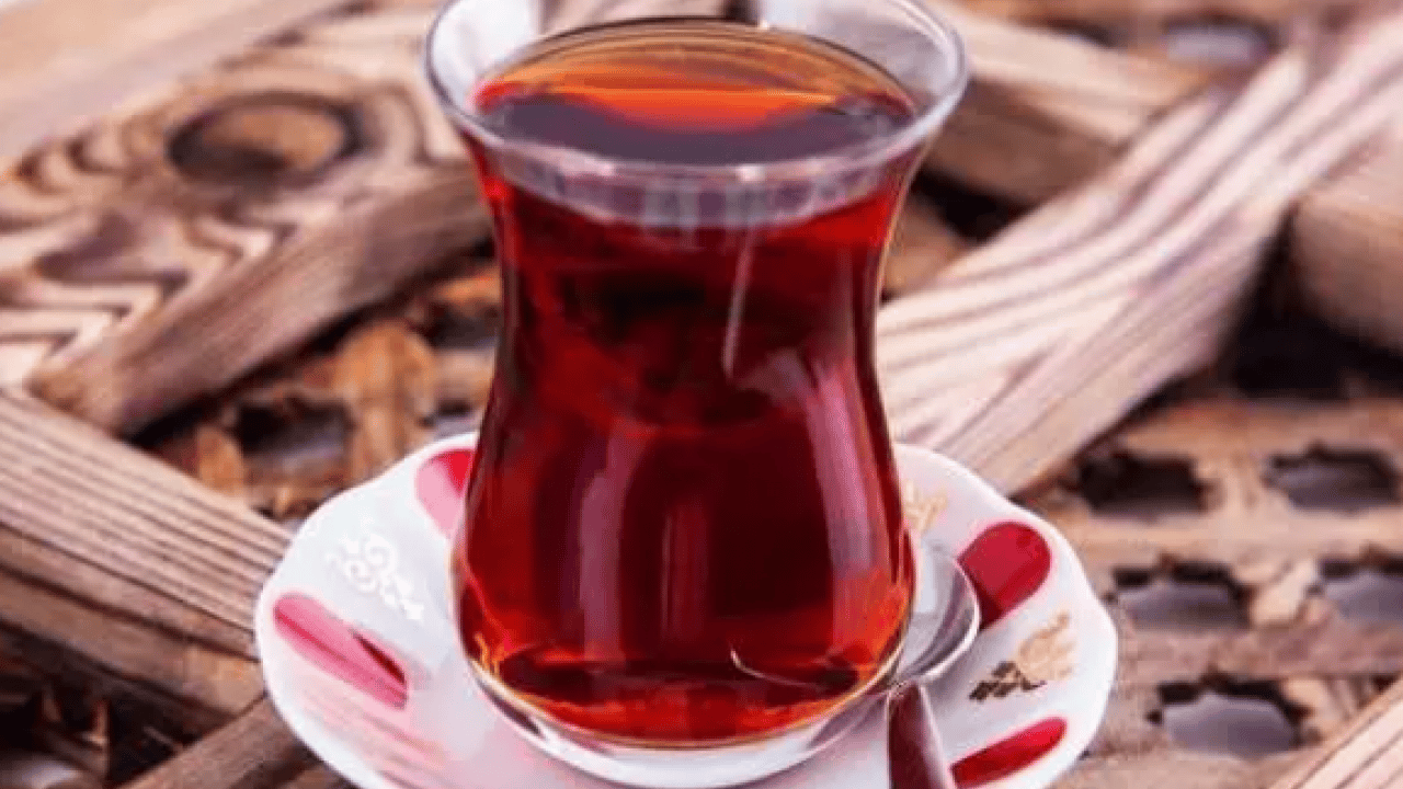 Foto - Çayı bu şekilde içenler dikkat: Meğer mideyi mahvediyormuş!