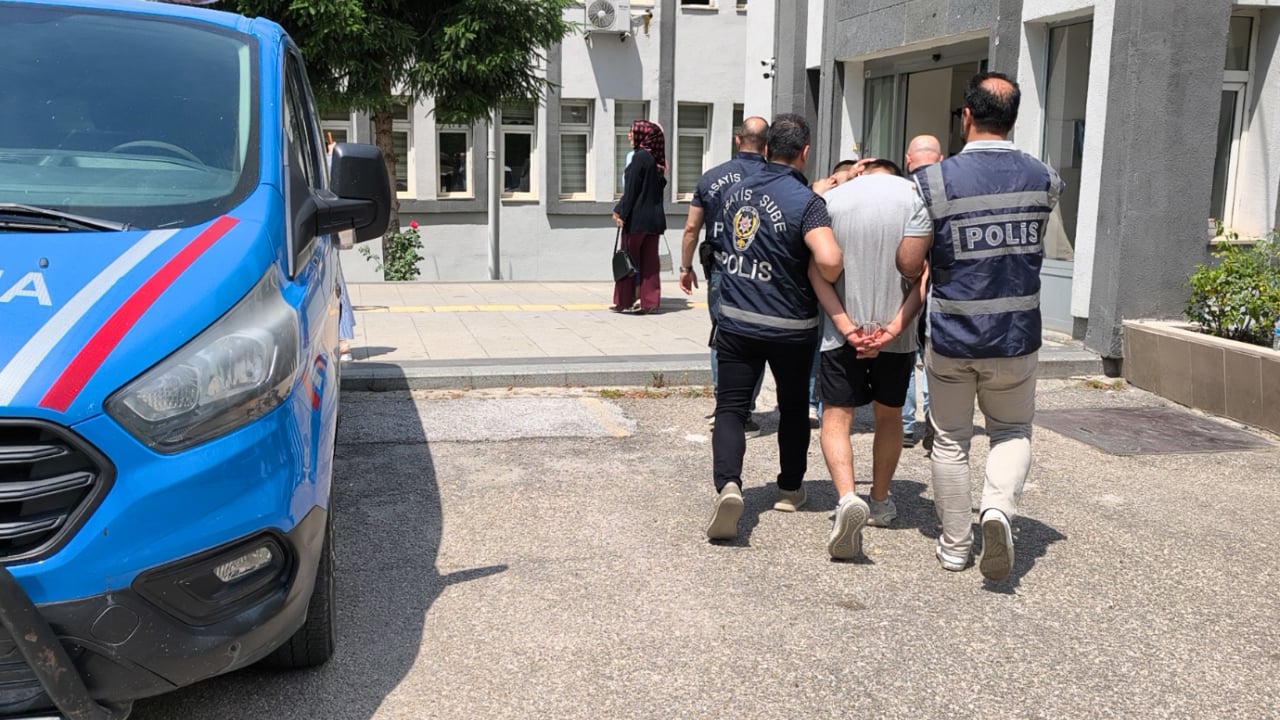 Foto - Çekirge bu kez sıçrayamadı! Sahte MİT'çiler yakayı ele verdi
