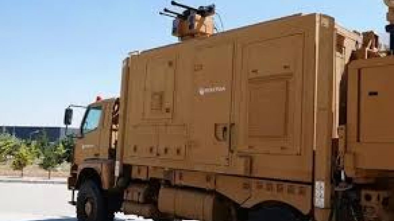 Foto - Çelik Kubbe için olay sözler: Birisi yola fener tutmaya diğeri ise otoyolu aydınlatmaya benzer