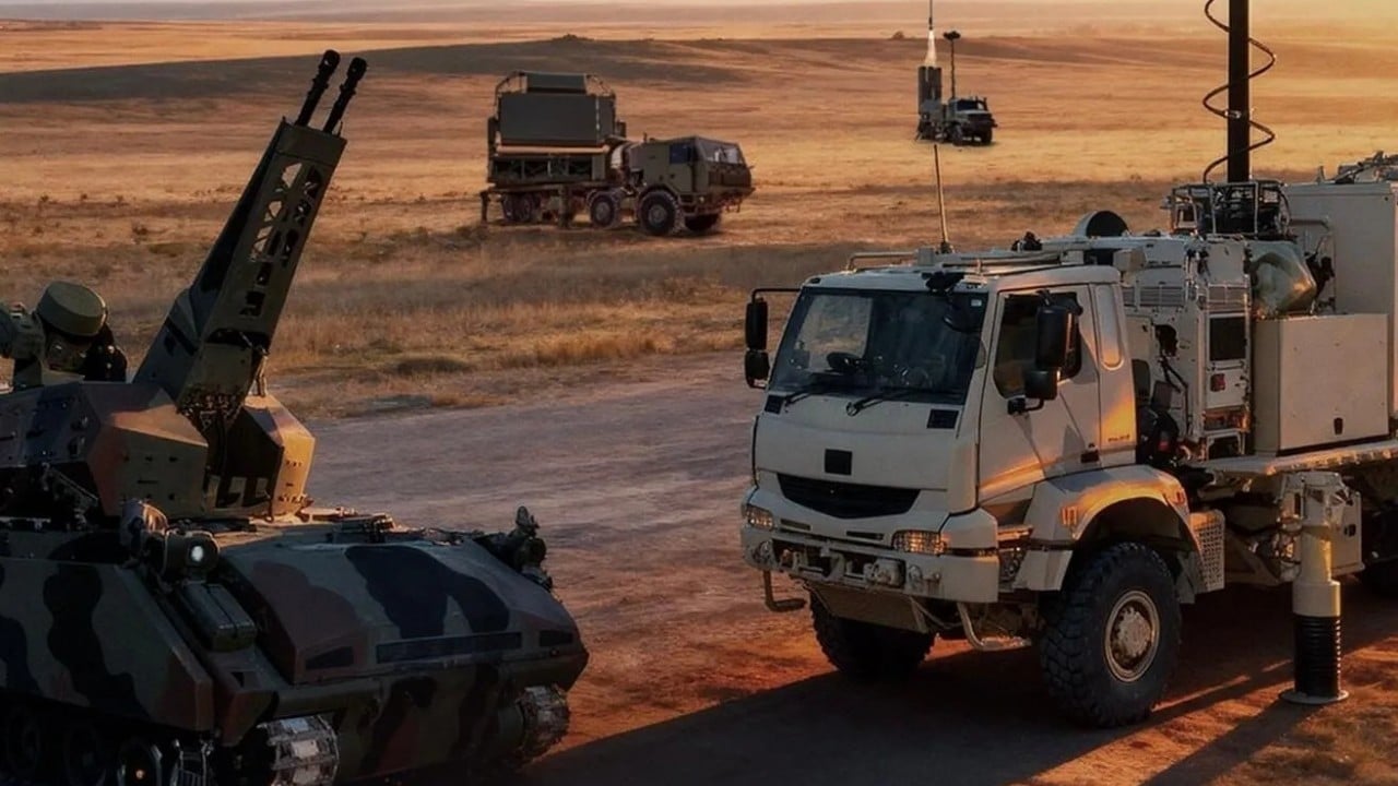 Foto - Çelik Kubbe için olay sözler: Birisi yola fener tutmaya diğeri ise otoyolu aydınlatmaya benzer