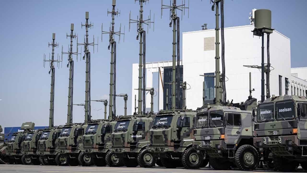 Foto - Çelik Kubbe iddiası sonrası apar topar İsrail'den yardım istediler! 140 milyon avroluk helikopterler pistte çakılı kaldı