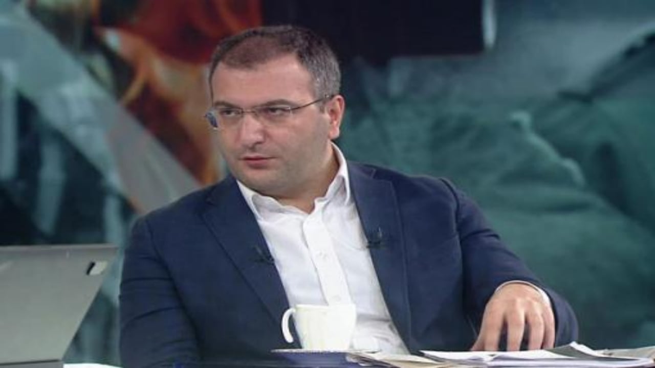 Foto - Cem Küçük, "Bu daha başlangıç" dedi: Göreceksiniz, o isimler de gözaltına alınacak