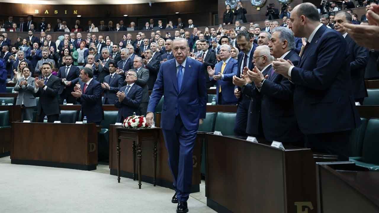 Foto - Cem Küçük 'çok mantıksız' dedi ve sessizliğini bozdu: Erdoğan varken olmaz