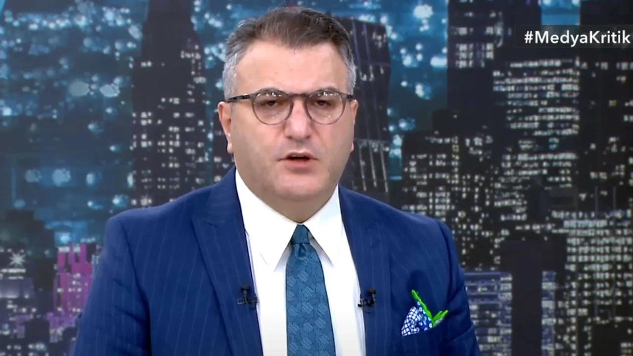 Foto - Cem Küçük devlet içinde yaşanan akılalmaz olay karşısında şok yaşadı: Buna nasıl cesaret ediyorlar