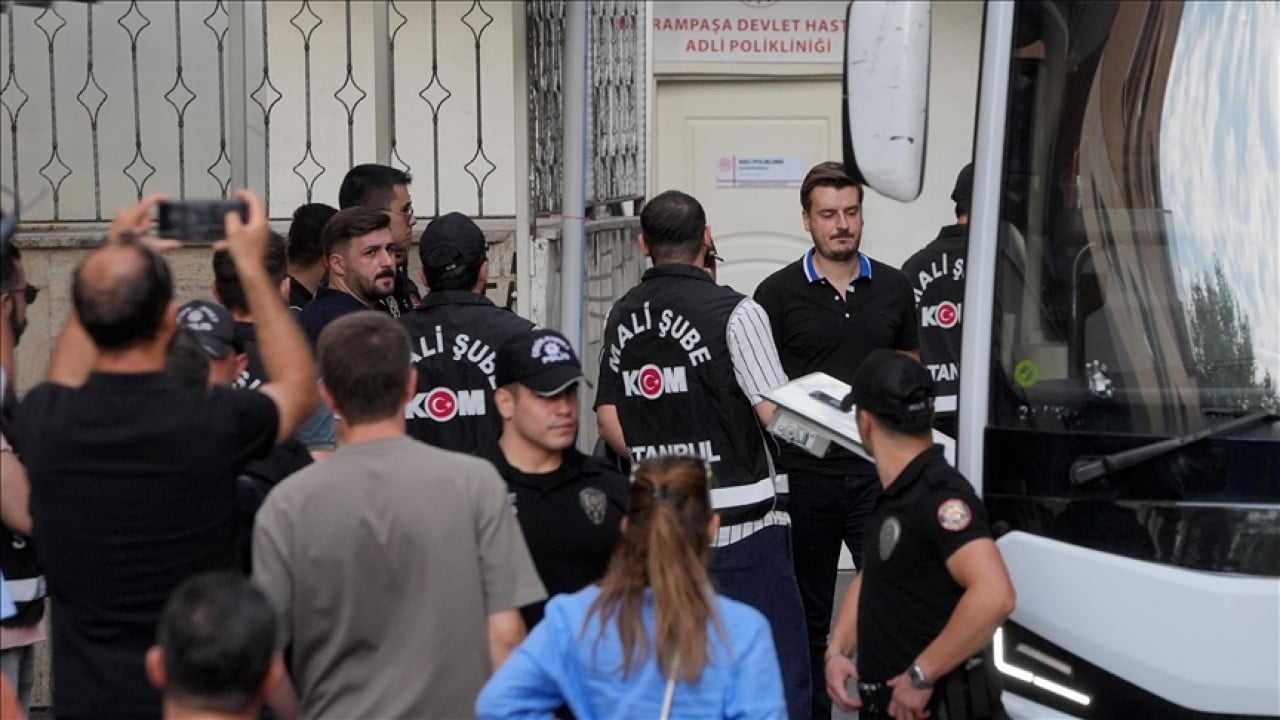 Foto - Cem Küçük gündemi sarsacak gelişmeyi canlı yayında duyurdu: Cuma namazından sonra açıklanacak