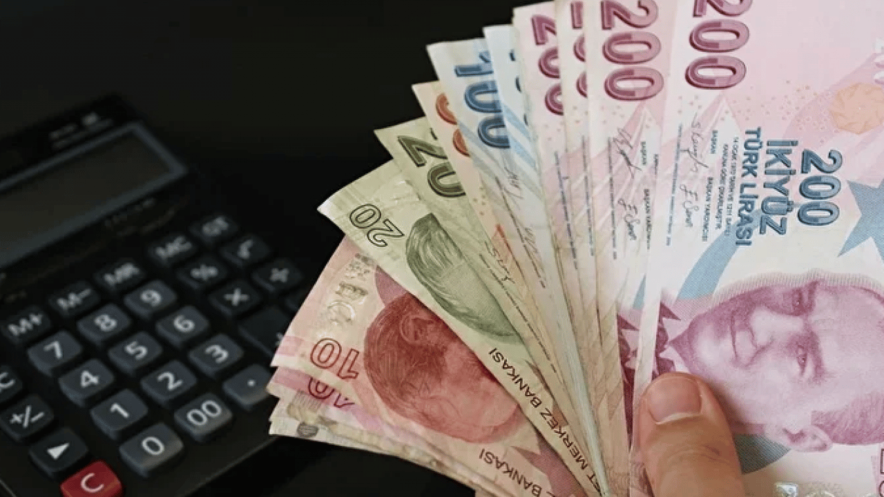 Foto - Cem Küçük'ten emekliye seyyanen zam çıkışı... Hiçbir şey kurtarmaz deyip açıkladı! Flaş yorum...