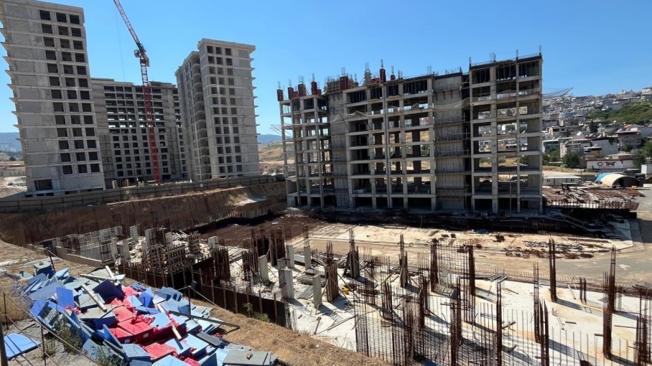 Foto - Cem Küçük'ten tepki: Bize birileri bunu anlatabilir mi, paralar nerede?