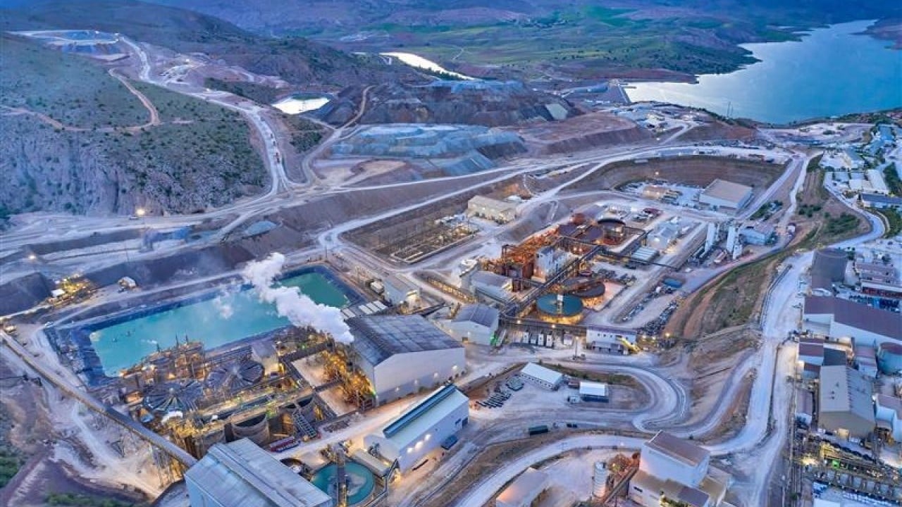 Foto - Cengiz Holding büyük hazineyi aldı! Yer altından servet fışkıracak