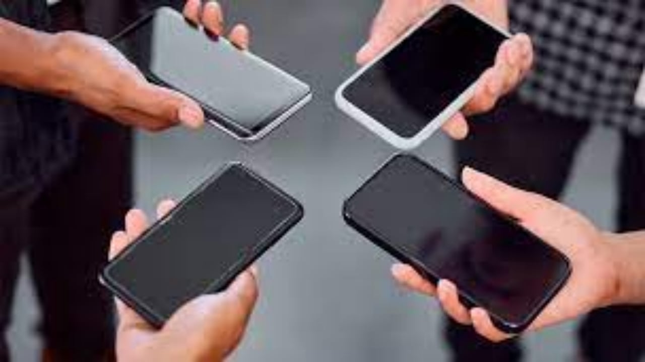 Foto - Cep telefonlarında büyük indirim olacak! Cumhurbaşkanı imzaladı, fiyatlar düşüyor 