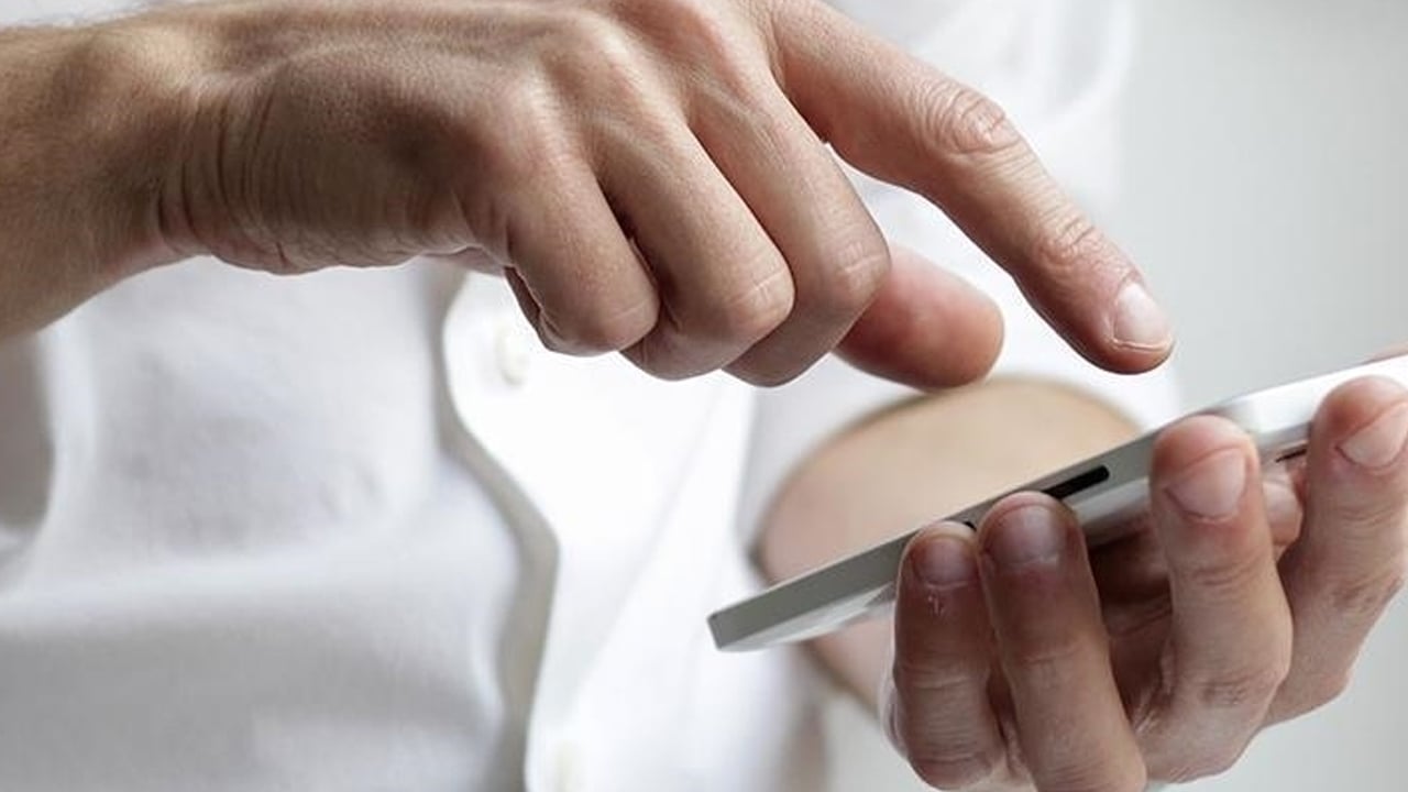 Cep telefonuna uzaktan erişerek iş vaadiyle kadını 79 bin lira dolandırdılar... Ne yapacaklarını şaşırdılar 