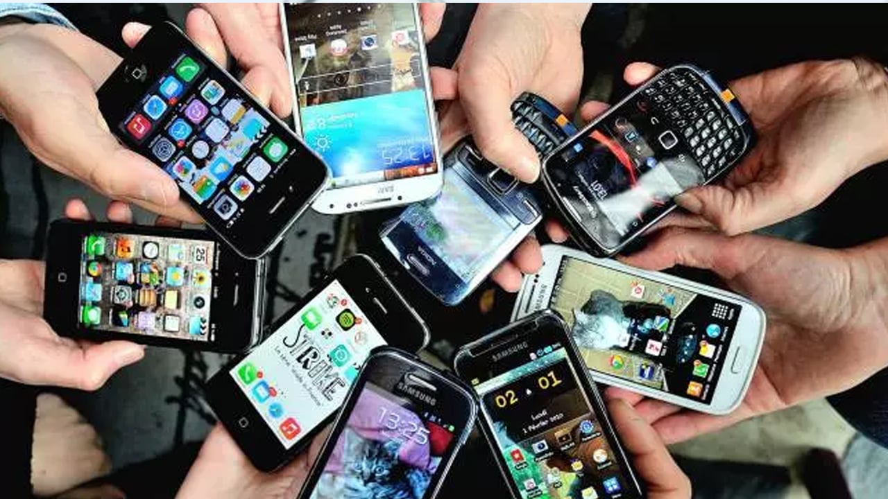 Foto - Cep telefonunuzu saat kaçta şarj ediyorsunuz? Bataryanın durumu: Bu saatler arası hassas 