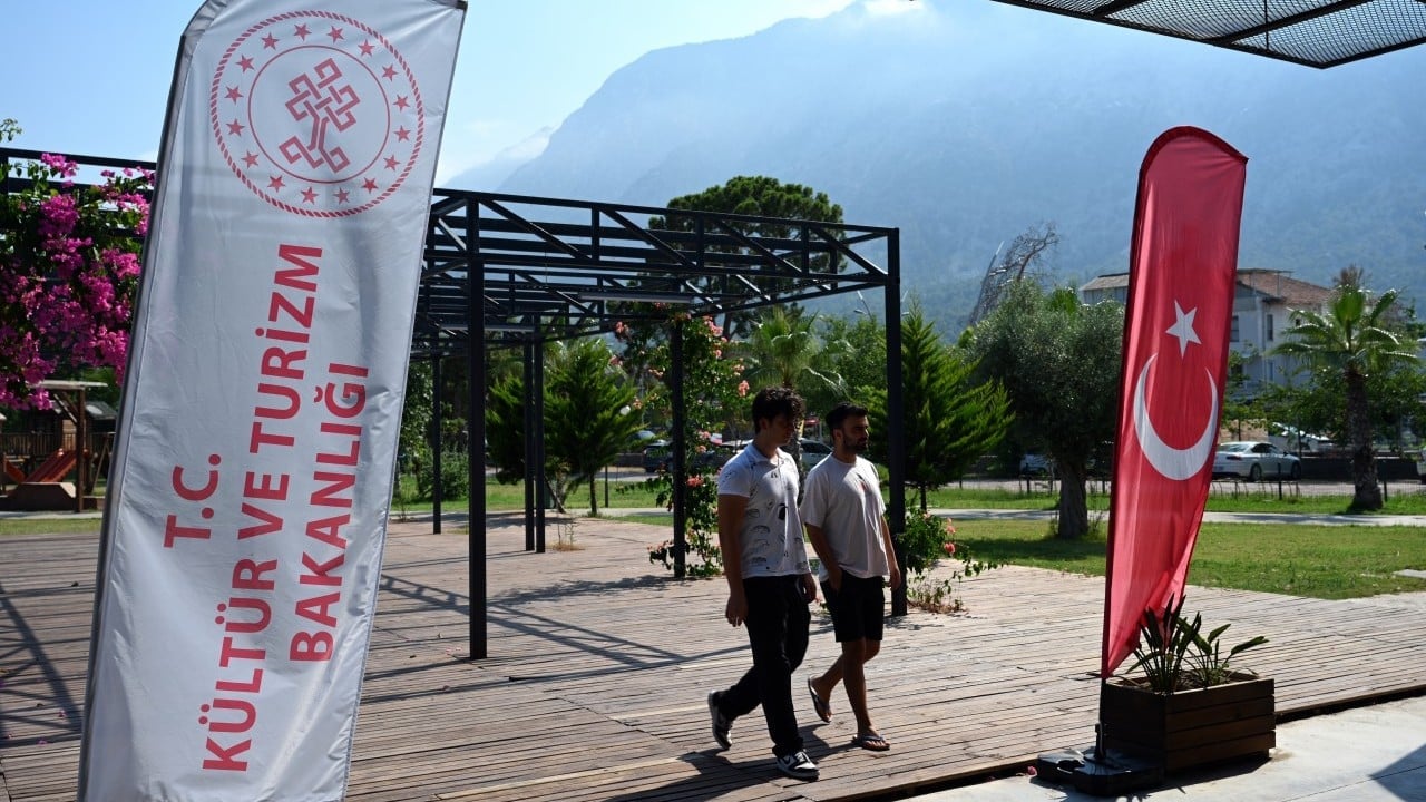 Çeşme'den Bodrum'a, Marmaris'ten Belek'e halk plajlarına yoğun ilgi: Ücretsiz halk plajı sayısı yükseliyor...