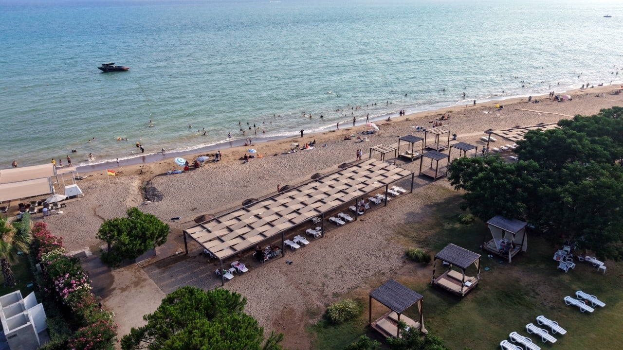 Foto - Çeşme'den Bodrum'a, Marmaris'ten Belek'e halk plajlarına yoğun ilgi: Ücretsiz halk plajı sayısı yükseliyor...