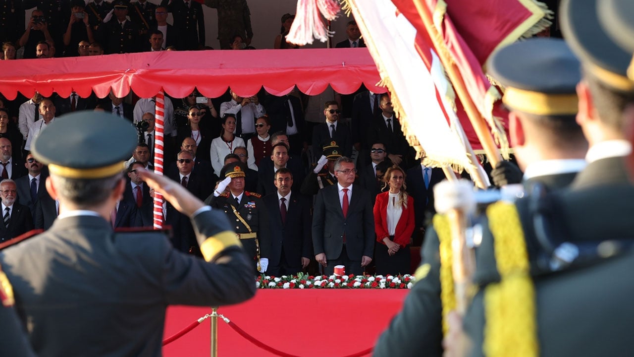 Foto - Cevdet Yılmaz’dan dünyaya 52. yıl dönümü mesajı: Şanlı bayrak Beşparmak’ta ilelebet dalgalanacak, Kıbrıs asla Rum adası olmayacak!