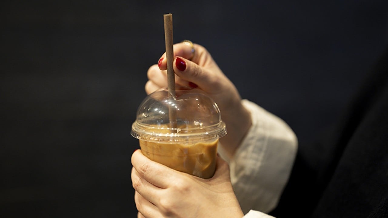 Foto - Çevre dostu ürüne dönüştürüyor Kahve posasıyla ekonomiye destek plastiğe savaş