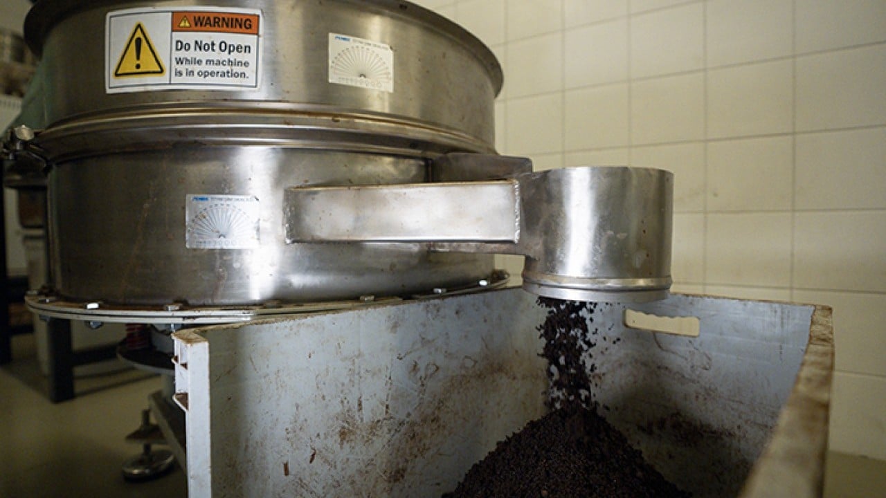 Foto - Çevre dostu ürüne dönüştürüyor Kahve posasıyla ekonomiye destek plastiğe savaş