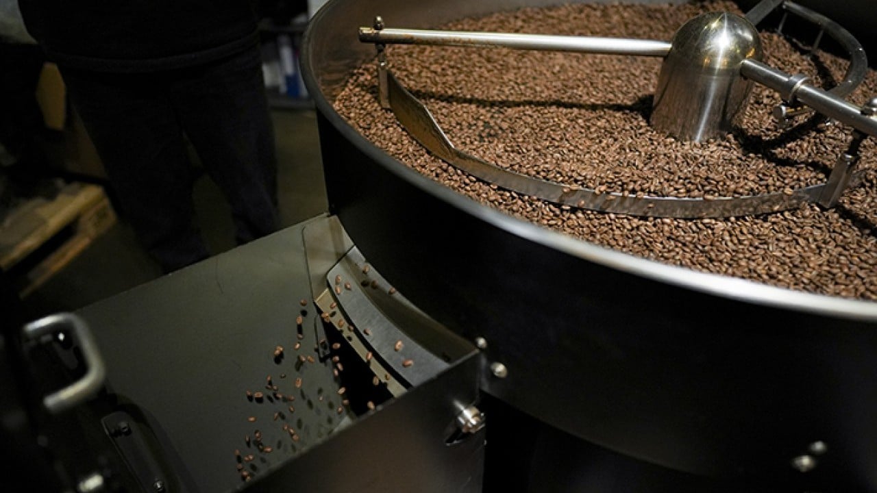 Foto - Çevre dostu ürüne dönüştürüyor Kahve posasıyla ekonomiye destek plastiğe savaş