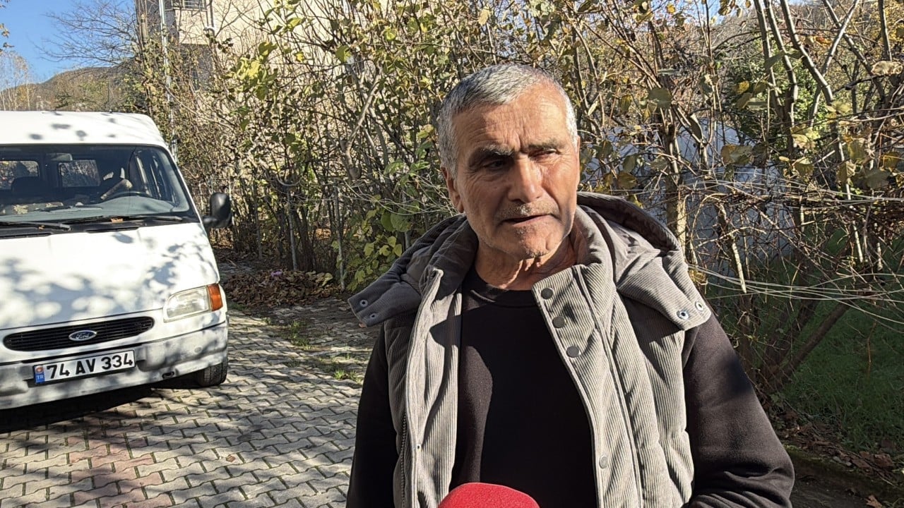 Foto - Ceza değil, vefa dersi: Jandarma personeli, şehit babasına kestiği cezayı kendi eliyle iade etti