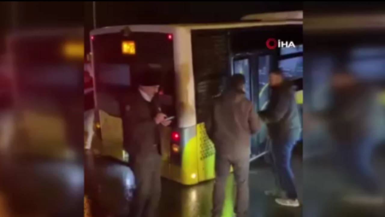 Foto - CHP geldi geleli belasız gün yok! İETT otobüsü yine uçuşa geçti