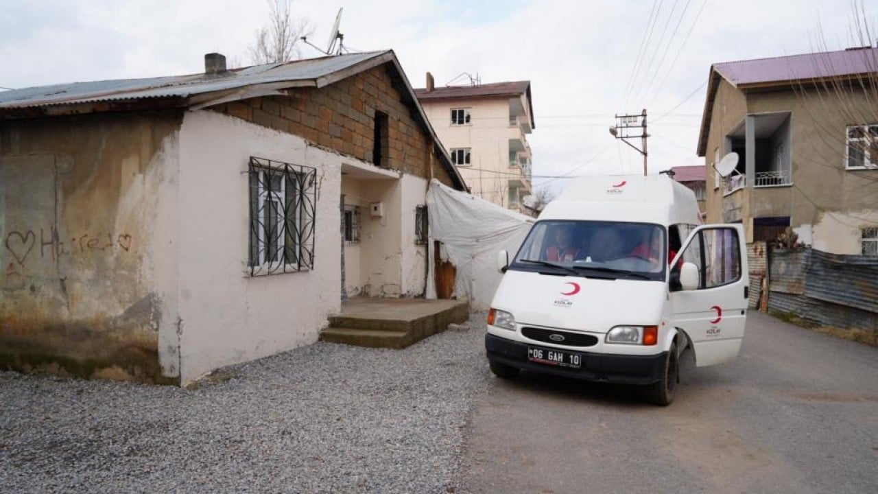 CHP görmesin tabela değiştirip 'Kent lokantası' yapar hemen!