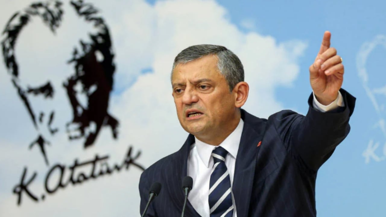 Foto - CHP PM’de 6 saat süren toplantının detayları belli oldu! Özgür Özel bakın nasıl tutuşmuş