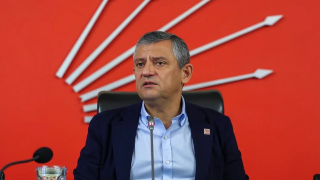 CHP PM’de 6 saat süren toplantının detayları belli oldu! Özgür Özel bakın nasıl tutuşmuş