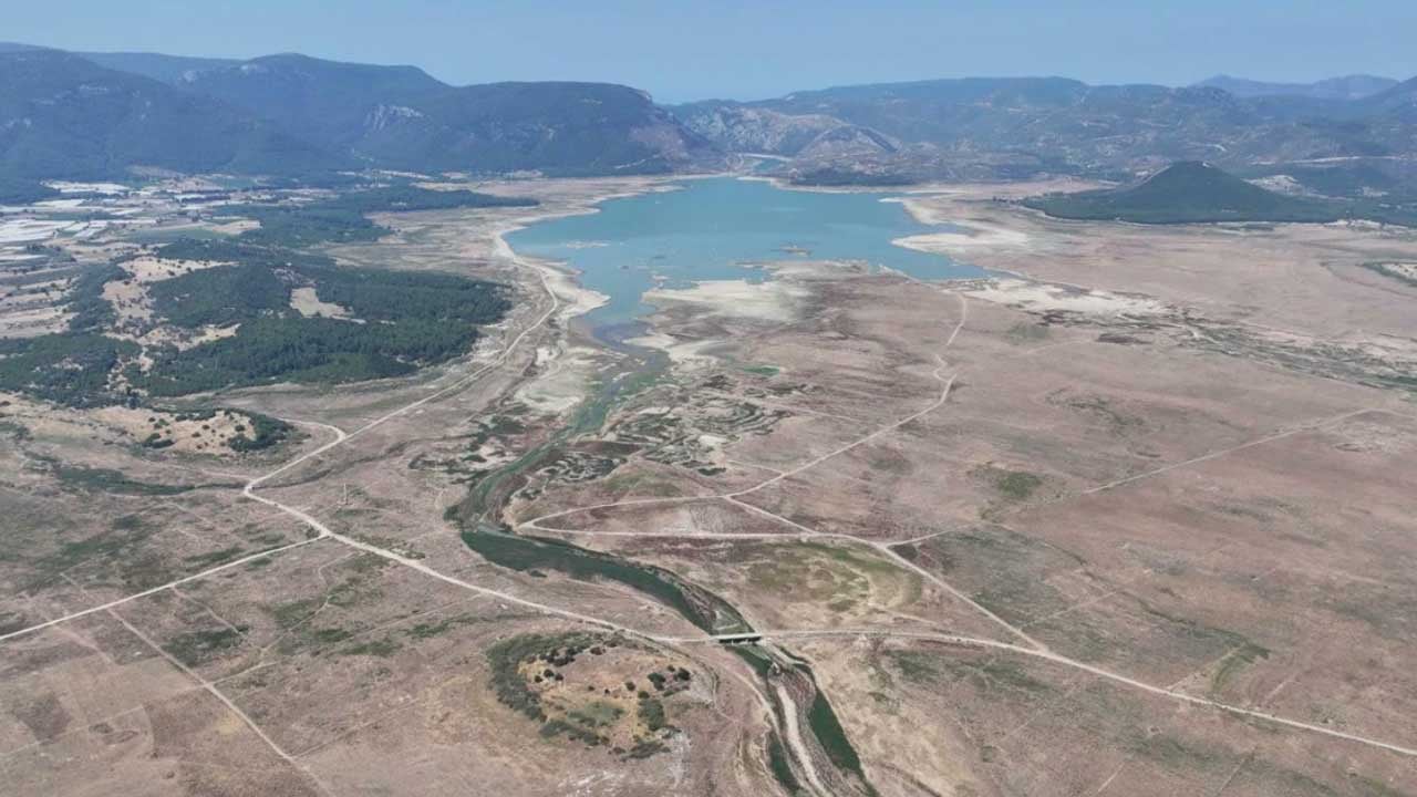 Foto - CHP varsa bereketsizlik var! Barajlarda su kalmayınca… Belediyeden kesinti kararı!