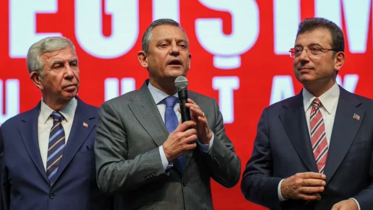 Foto - CHP’de adaylık depremi yaşanıyor! Özgür Özel’den ilk büyük sinyal geldi