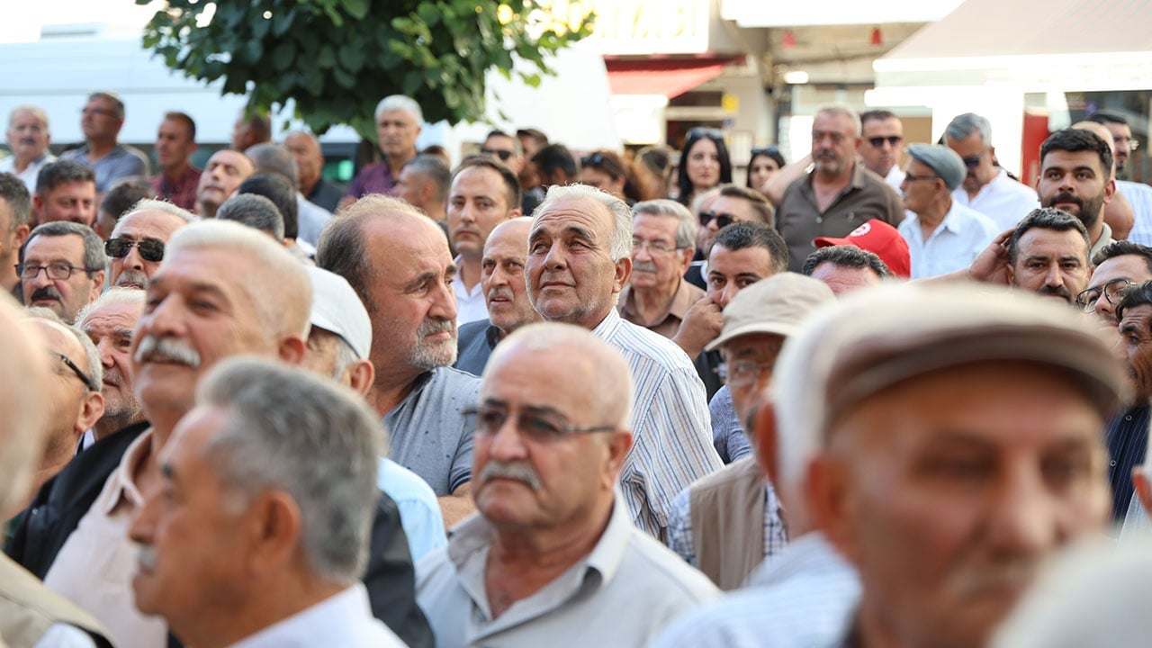 Foto - CHP'de bir toplu istifa depremi daha! Belediye başkanı meclis üyeleriyle birlikte zehir zemberek sözlerle ayrıldı!