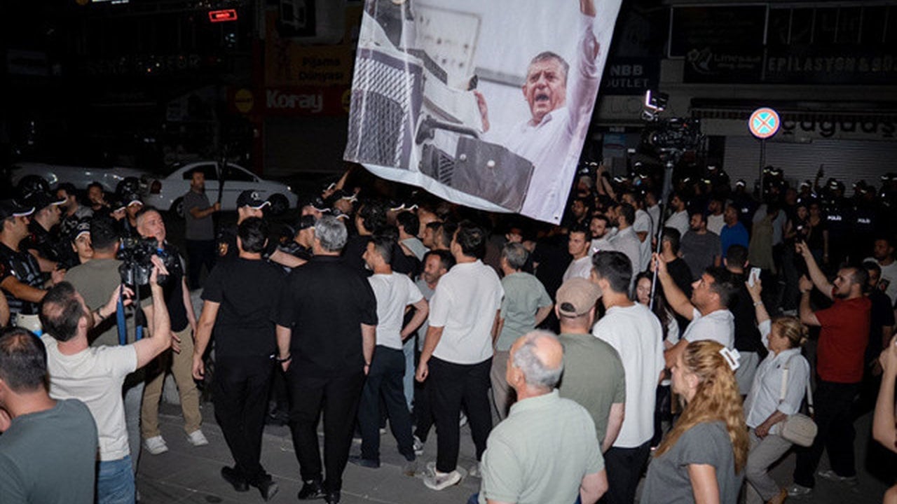 Foto - CHP’de büyük kavga! Birbirlerine girdiler, polis zor ayırdı