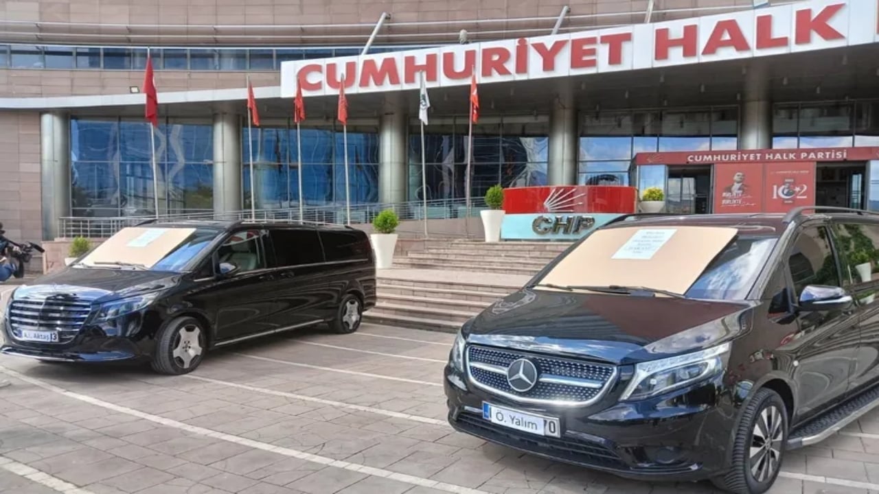 Foto - CHP’de "haram araç" tartışması büyüyor! Vekiller küfürleşince WhatsApp grubu apar topar kapatıldı