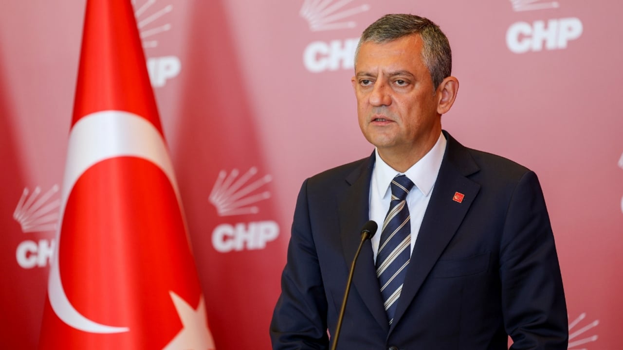 Foto - CHP’de ipler tamamen koptu! Yeni parti mi geliyor? Özgür Özel’den ezber bozan çıkış
