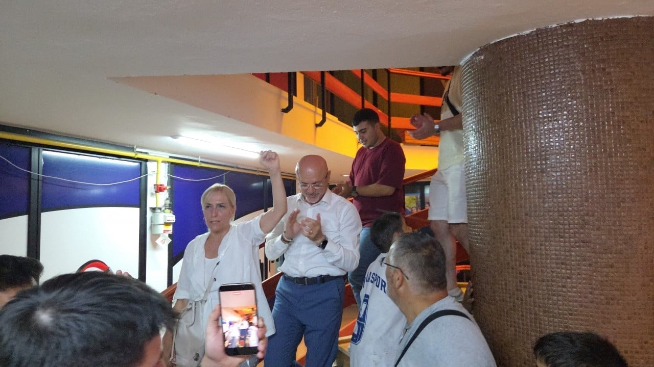 Foto - CHP'de koltuk kavgası sokağa taştı! Genel merkez tarafından görevden alınan CHP yönetimi isyan bayrağını açtı!