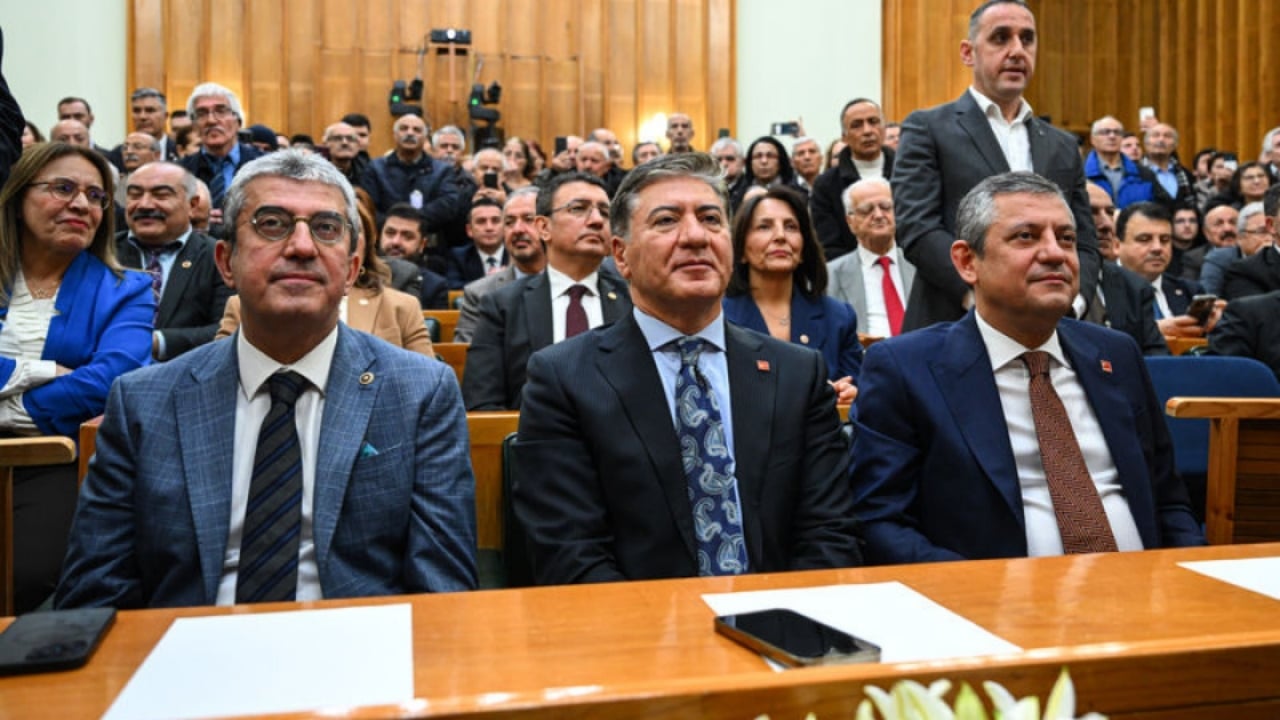 Foto - CHP’de ortalığı fena karıştıracak kulis! Beklenmedik üç isim, Özgür Özel’e rakip olmak için kollar sıvadı