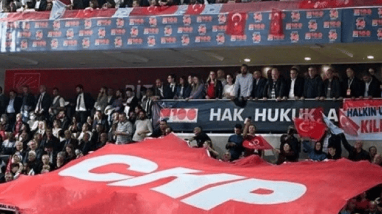 Foto - CHP’de yeni fırtına! Lütfü Savaş ve delegelerden kurultayın iptali için hukuki atak