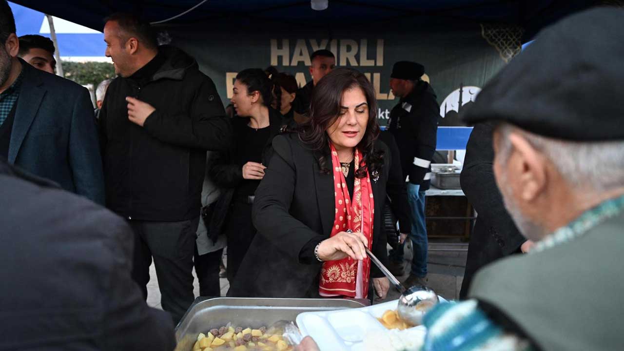 Foto - CHP'den AK Parti'ye geçmişti! Özlem Çerçioğlu'ndan müthiş ramazan hamlesi