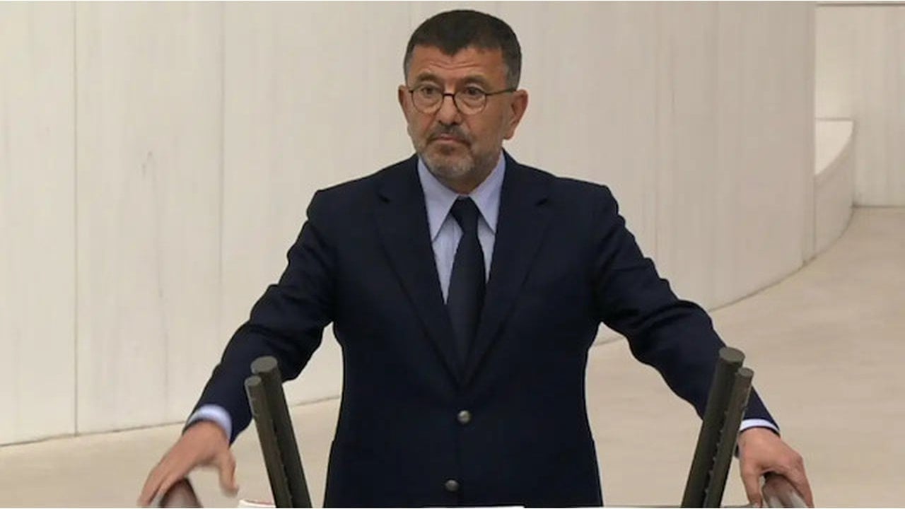 Foto - CHP’den istifa eden başkandan CHP’nin ağır topuna jeneriklik gol: Veli Ağbaba saçını başını yolacak