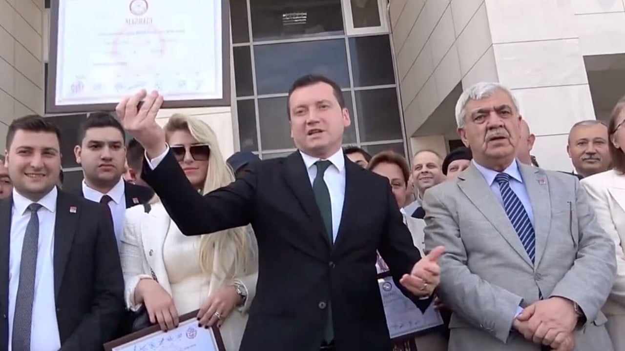Foto - CHP'li başkanın gözaltına alındığı operasyonda gündem olacak detay! Evlerden neler çıktı neler