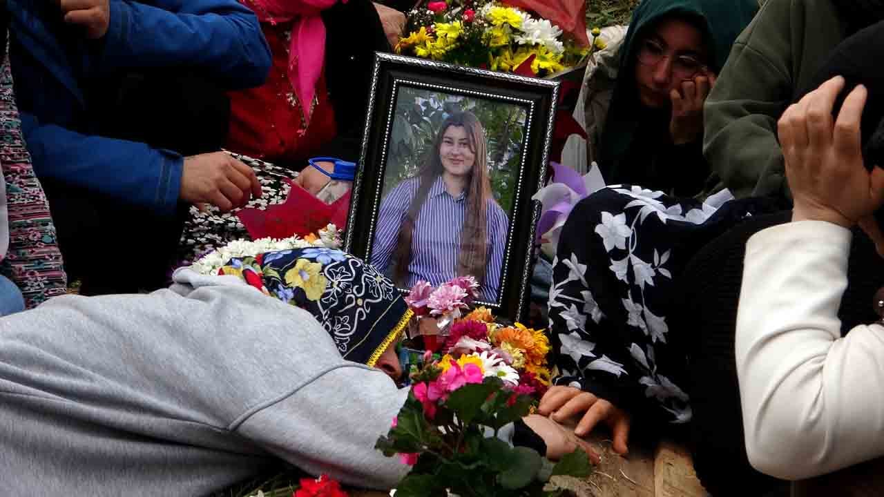 Foto - CHP’li başkanın tacizine uğramıştı: Tuana’nın mezarında yürekler yandı