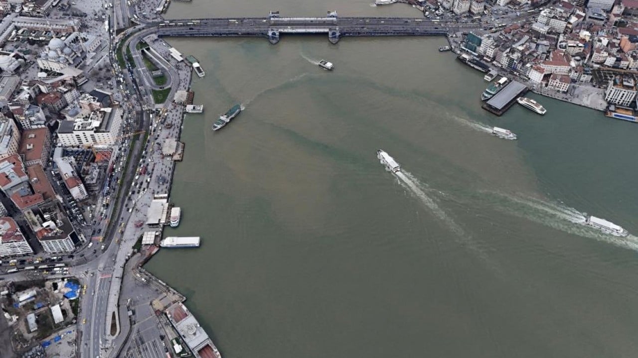 Foto - CHP’li belediye çevre faciasına davetiye çıkarıyor Haliç'i öldürdü sıra balıklara geldi
