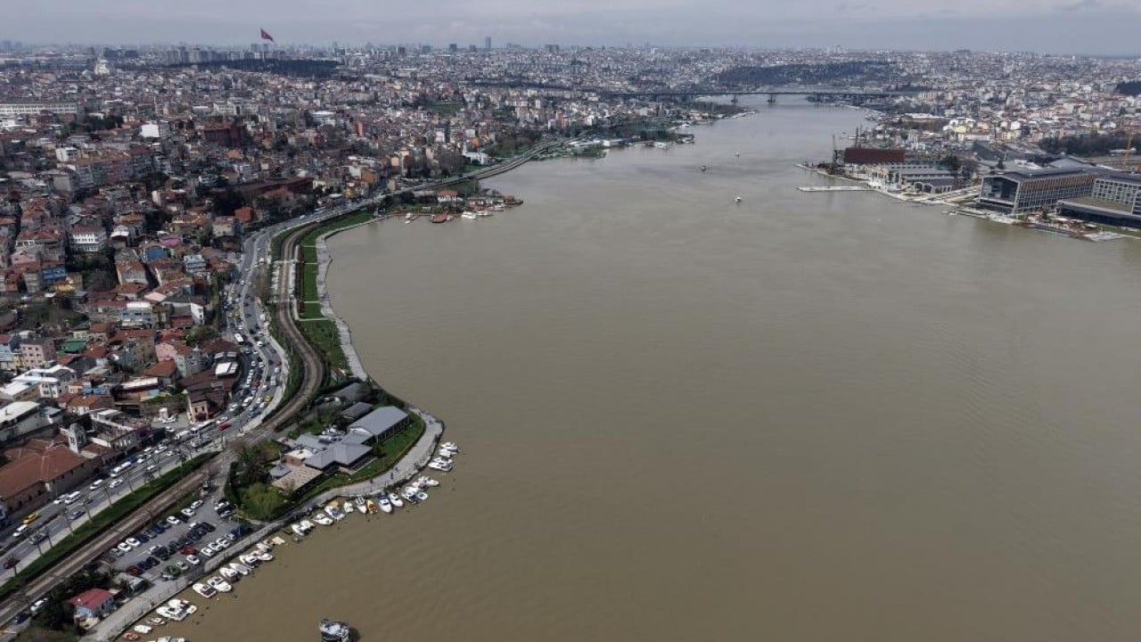 Foto - CHP’li belediye çevre faciasına davetiye çıkarıyor Haliç'i öldürdü sıra balıklara geldi