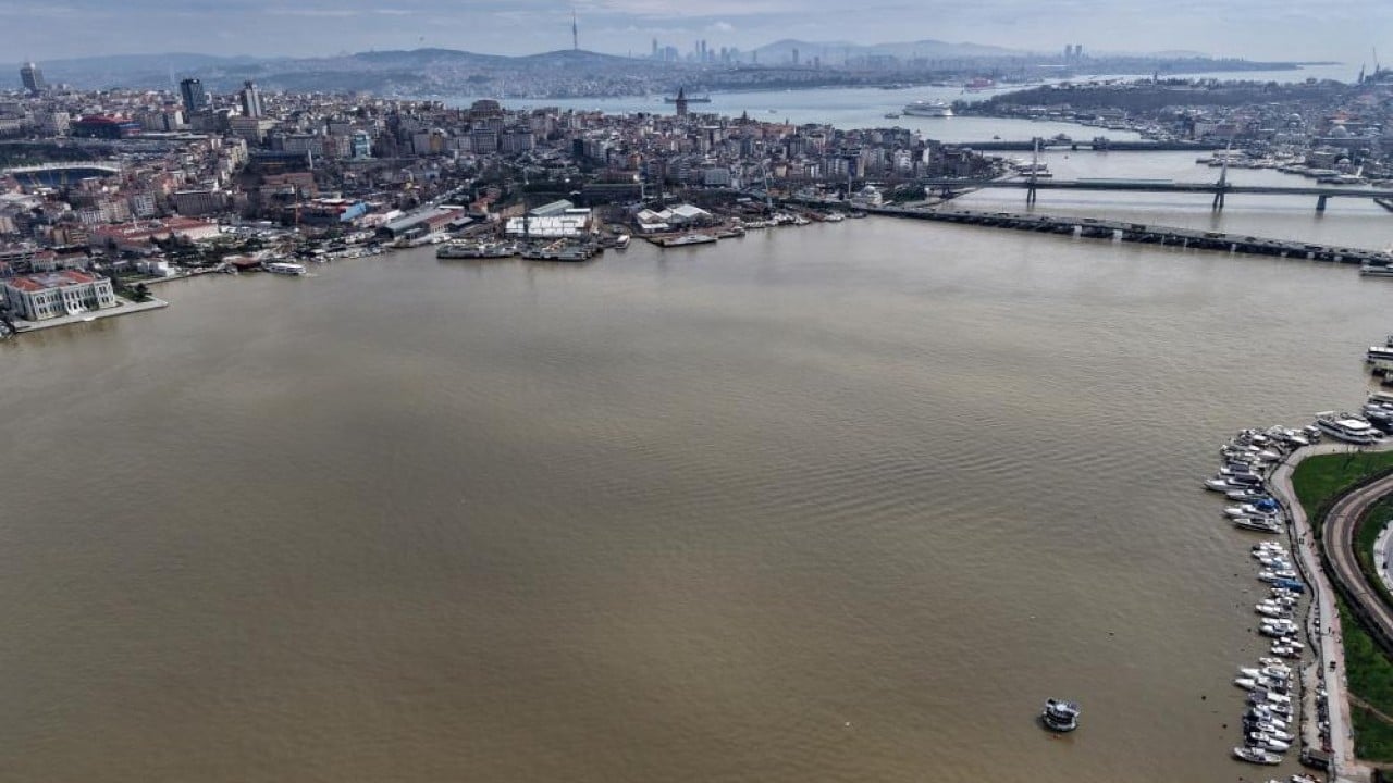 Foto - CHP’li belediye çevre faciasına davetiye çıkarıyor Haliç'i öldürdü sıra balıklara geldi