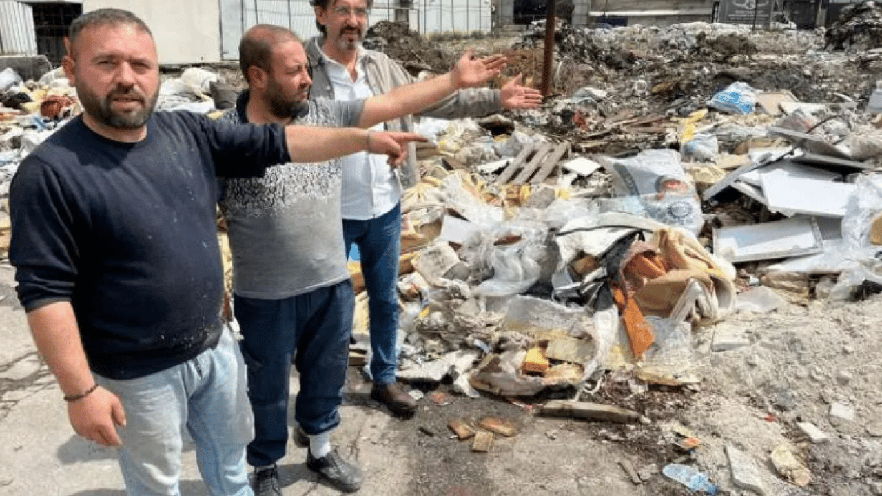 CHP'li belediye yaka silktirdi! Fareler dükkanlarda cirit atıyor!