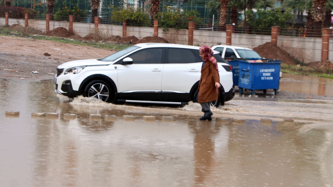 Foto - CHP’li belediye yine sınıfta kaldı: Bu da vatandaş icadı köprü