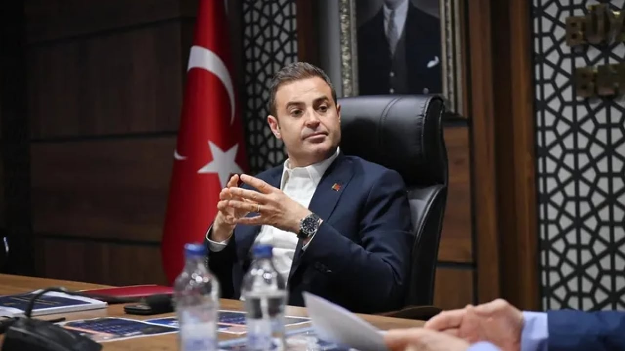 Foto - CHP'li belediyede 480 milyonluk vurgun: Halkın parasını kalp logosu ile çöpe attılar!