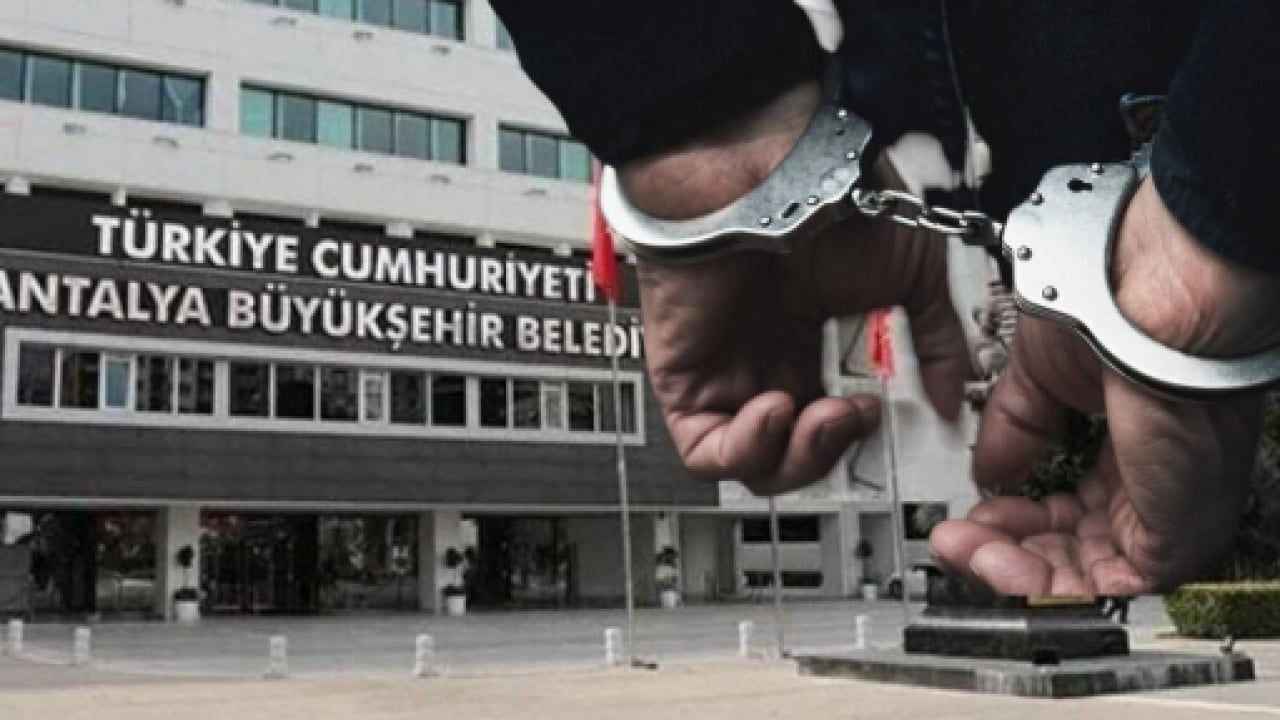 Foto - CHP'li belediyede yolsuzluk skandalı: Maaile hortumcu çıktılar! 5 kişi tutuklandı