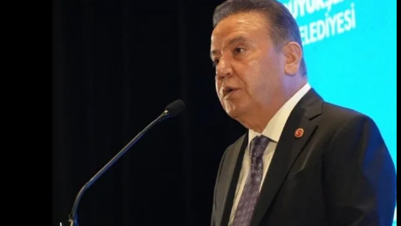 Foto - CHP'li belediyede yolsuzluk skandalı: Maaile hortumcu çıktılar! 5 kişi tutuklandı