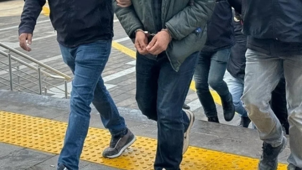 Foto - CHP'li belediyede yolsuzluk skandalı: Maaile hortumcu çıktılar! 5 kişi tutuklandı